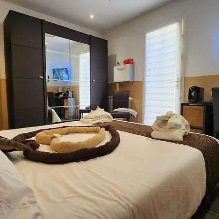 L'Endroit Incontournable Bed & Breakfast Les Baisses Room photo